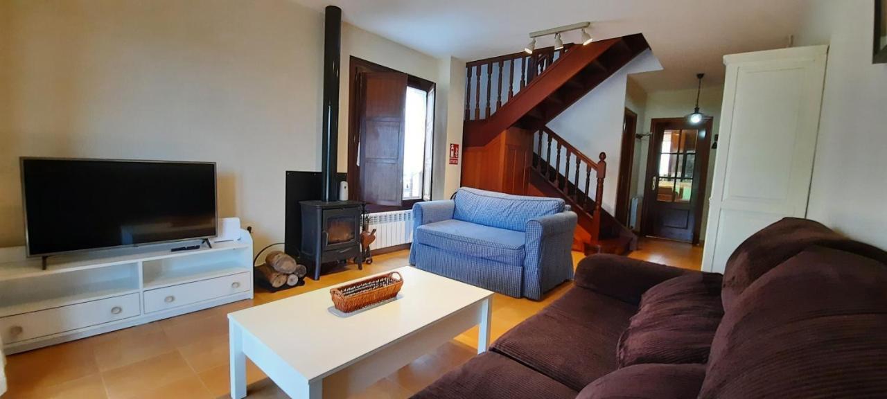 Casa En Sobarzo, Junto Al Parque De Cabarceno Hébergement de vacances
