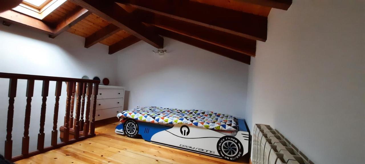 Hébergement de vacances Casa En Sobarzo, Junto Al Parque De Cabarceno *